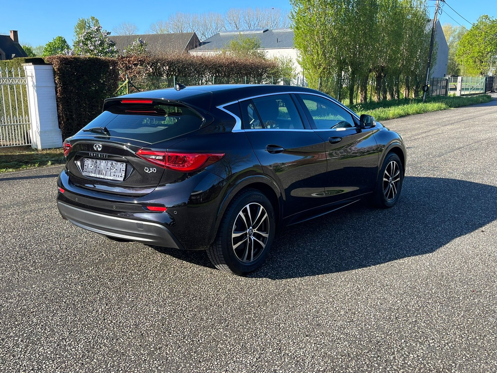 Infinity Q30